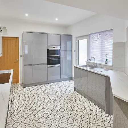 Ground Floor Scarborough