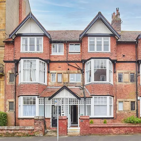 Ground Floor * Σκάρμπορο