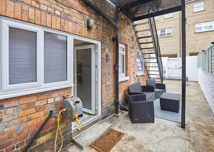 Ground Floor * Scarborough